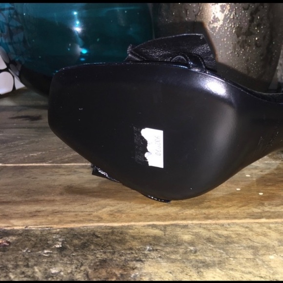 Saint Laurent Snakeskin Ruffled Sandals - Picture 8 of 8